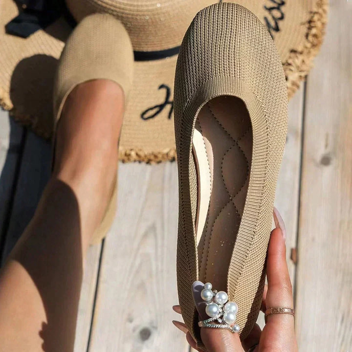 אנגלה - נעלי הליכה נושמות נגד החלקה