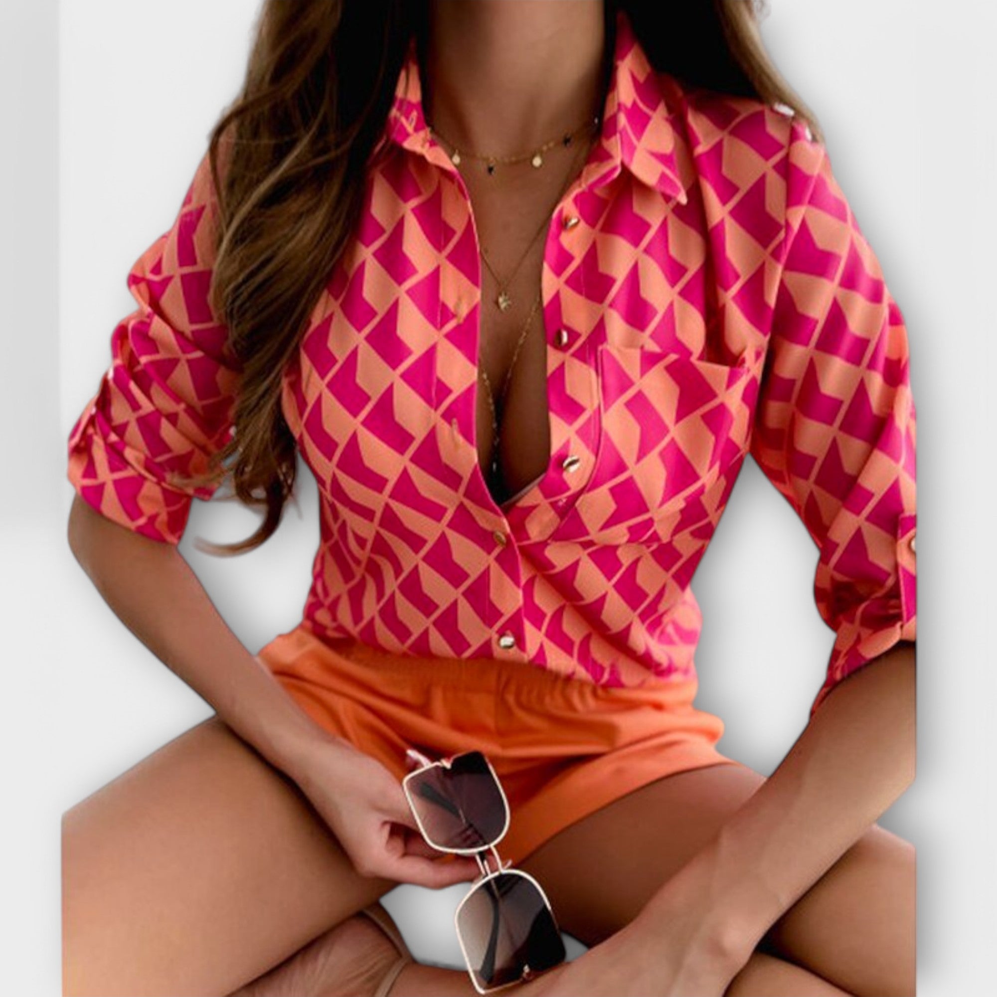 חולצה קלאסית עם צווארון – אלגנטיות ונוחות יומיומית